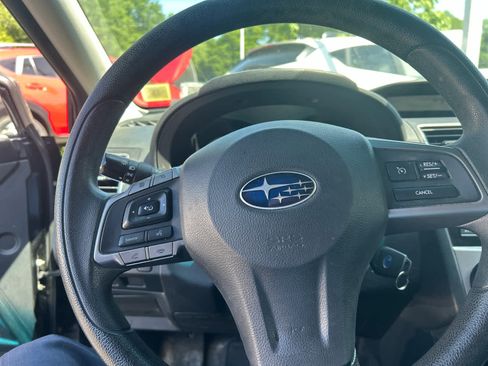 Used 2015 Subaru Crosstrek 2.0i Premium w/ Popular Package #1 AWD/4WD image 3