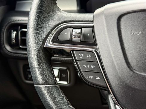 Used 2023 Lincoln Nautilus AWD w/ Premium Package image 35