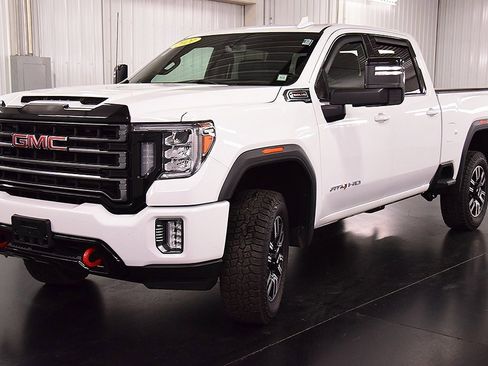 Used 2021 GMC Sierra 2500 AT4 image 3