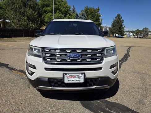 Used 2017 Ford Explorer XLT w/ Equipment Group 202A AWD/4WD image 11