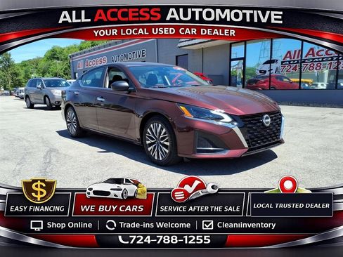 Used 2024 Nissan Altima 2.5 SV FWD image 2