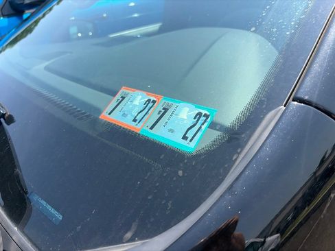 Used 2025 Chrysler Pacifica Select FWD image 5