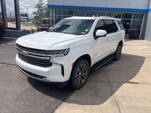 Used 2021 Chevrolet Tahoe LT w/ LT Signature Package RWD image 2