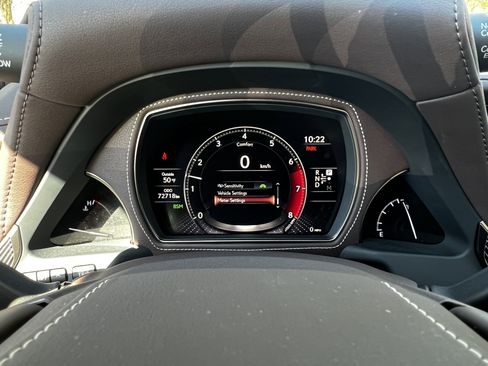 Used 2020 Lexus LS 500 w/ Interior Upgrade Package image 22