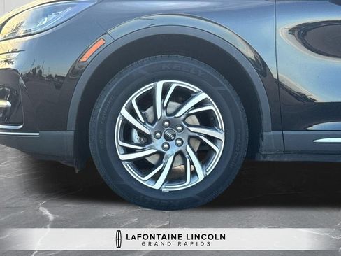 Certified 2024 Lincoln Corsair AWD image 33