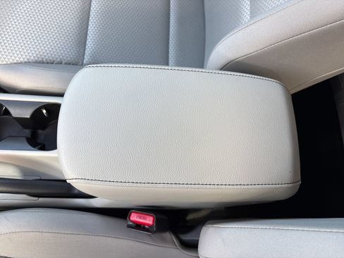 Used 2025 Kia Soul LX w/ LX Technology Package FWD image 26
