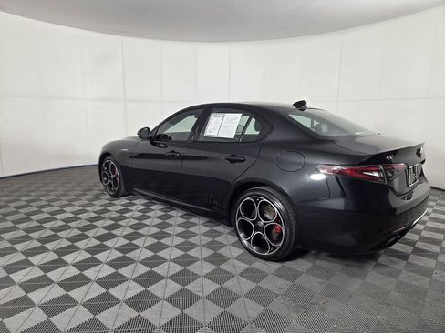 Used 2024 Alfa Romeo Giulia Veloce AWD/4WD image 10