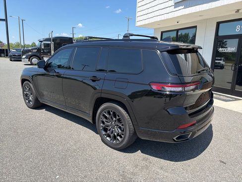 Used 2023 Jeep Grand Cherokee L Summit AWD/4WD image 6