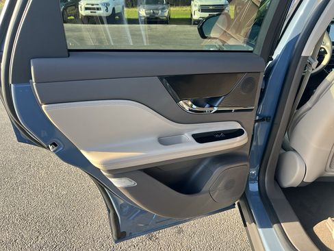 Certified 2023 Lincoln Corsair Reserve image 24