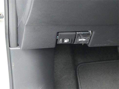 New 2025 Nissan Versa SV w/ Trunk Package image 21