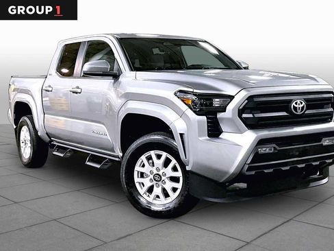Used 2024 Toyota Tacoma SR5 AWD/4WD image 3
