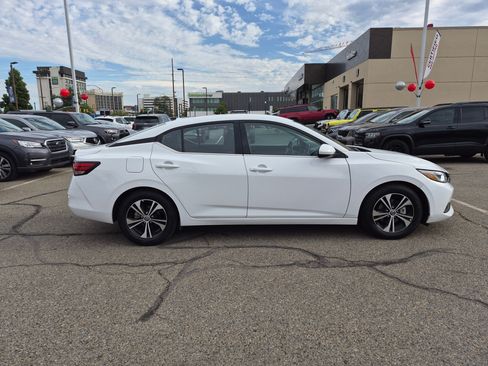 Used 2022 Nissan Sentra SV FWD image 2