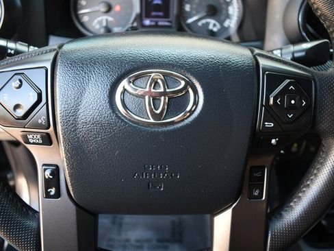 Certified 2019 Toyota Tacoma TRD Off-Road w/ Technology Package AWD/4WD image 30