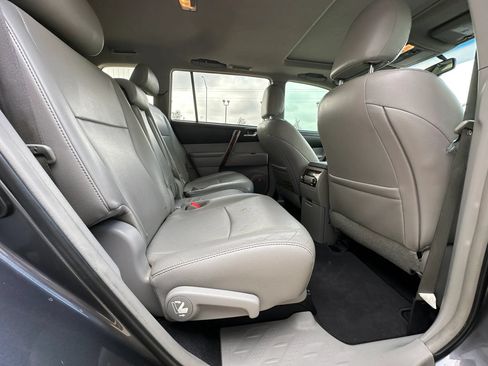 Used 2013 Toyota Highlander Limited AWD/4WD image 20
