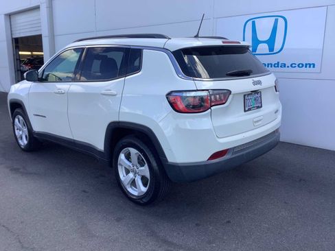 Used 2018 Jeep Compass Latitude FWD image 4