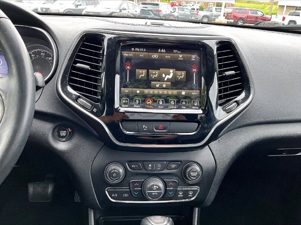 Used 2019 Jeep Cherokee Limited AWD/4WD image 19