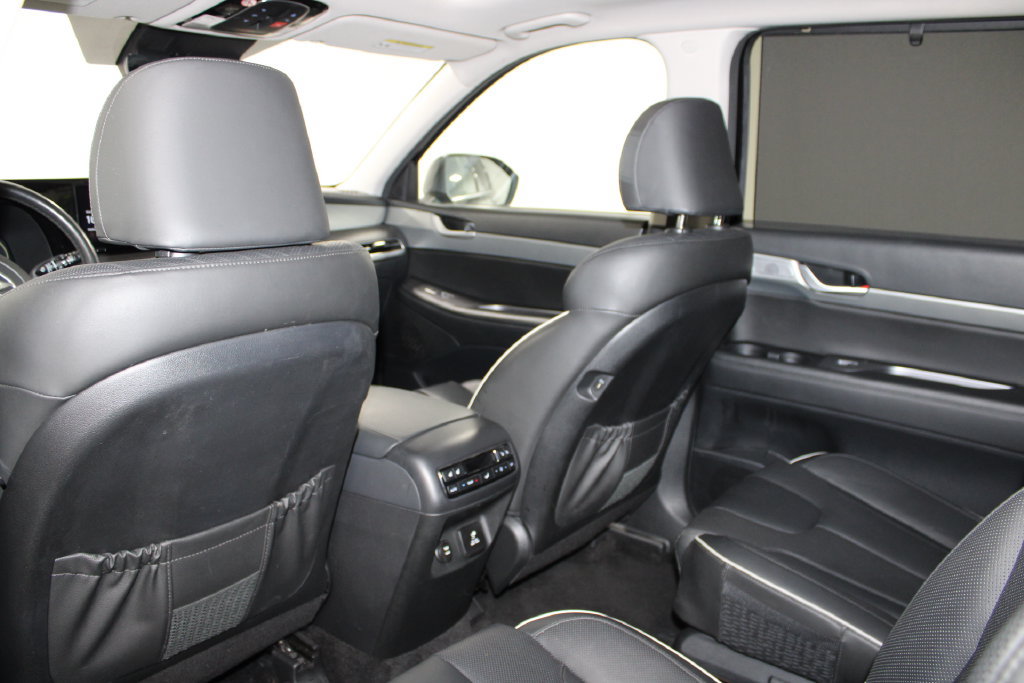 Used 2024 Hyundai Palisade SEL w/ Premium Package FWD image 18