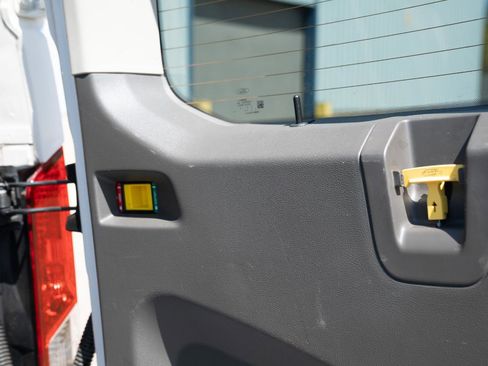 Used 2023 Ford Transit 350 XLT RWD image 17