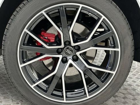 Used 2023 Audi Q8 Premium Plus image 10