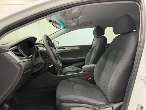 Used 2018 Hyundai Sonata SE FWD image 12