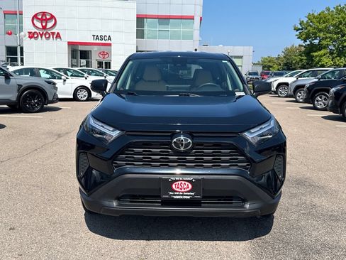 Used 2023 Toyota RAV4 LE AWD/4WD image 2