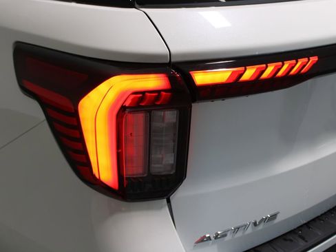 New 2026 Ford Explorer Active RWD image 54