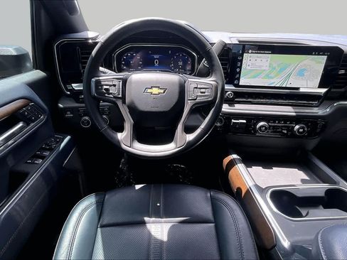 Used 2025 Chevrolet Silverado 2500 High Country w/ Technology Package AWD/4WD image 7