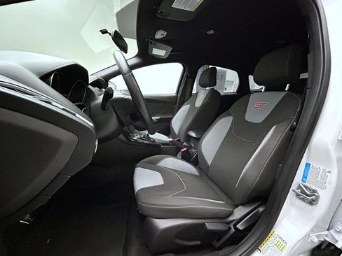 Used 2017 Ford Focus ST FWD image 10