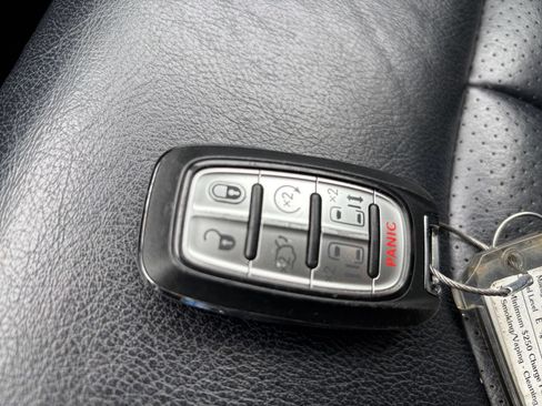 Used 2022 Chrysler Pacifica Touring-L FWD image 27