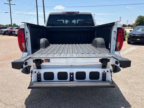 Used 2024 GMC Sierra 1500 AT4 w/ Technology Package AWD/4WD image 32