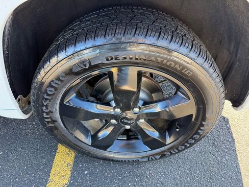 Used 2015 Jeep Grand Cherokee High Altitude image 16