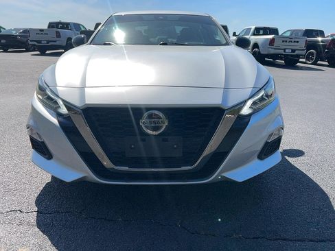 Used 2021 Nissan Altima 2.5 SR image 2