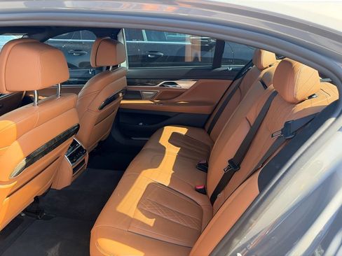 Used 2022 BMW 750i xDrive w/ Executive Package AWD/4WD image 8
