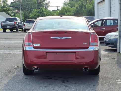 Used 2014 Chrysler 300 w/ Driver Convenience Group RWD image 4