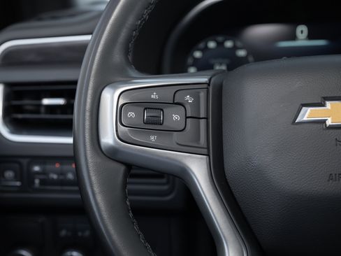 Used 2023 Chevrolet Suburban LT image 25