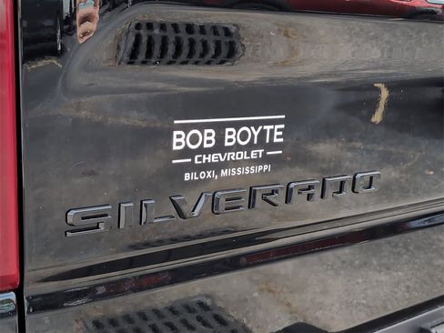 New 2026 Chevrolet Silverado 1500 High Country w/ LPO, Dark Essentials Package image 32