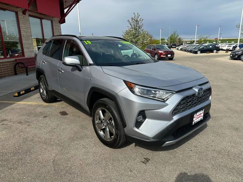 Used 2019 Toyota RAV4 Limited AWD/4WD image 3