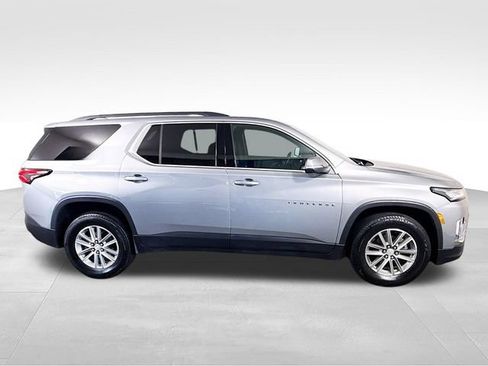 Used 2023 Chevrolet Traverse LT FWD image 7
