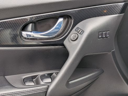 Used 2018 Nissan Rogue SL image 12