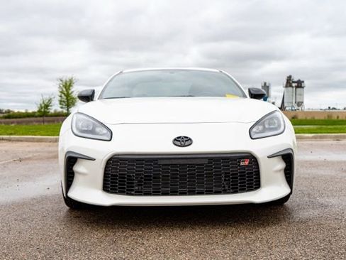 Used 2024 Toyota GR86 Premium RWD image 2