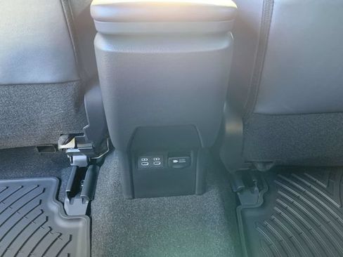 New 2026 Toyota Prius Plug-In Hybrid FWD image 32
