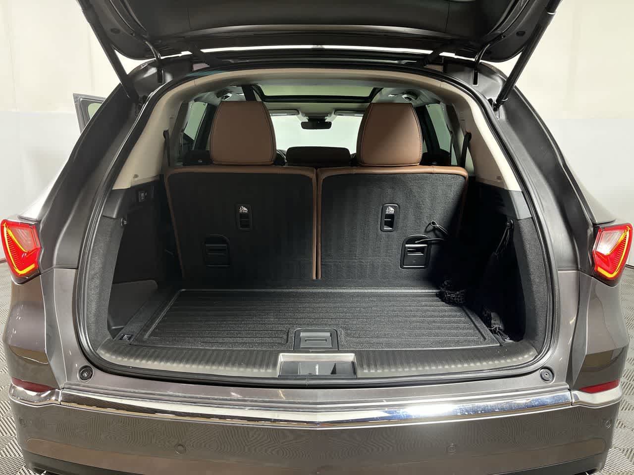 Used 2024 Acura MDX w/ Advance Package AWD/4WD image 30