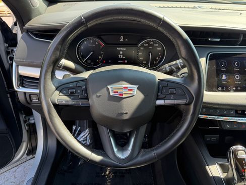 Used 2020 Cadillac XT4 Premium Luxury w/ Cold Weather Package AWD/4WD image 9