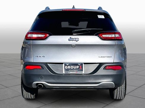 Used 2017 Jeep Cherokee Limited image 5