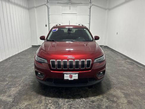 Used 2019 Jeep Cherokee Latitude w/ Cold Weather Group FWD image 6