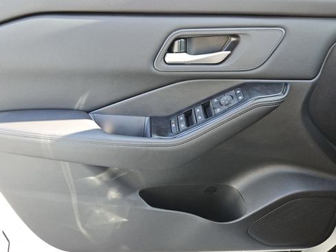 New 2026 Nissan Rogue SV FWD image 15