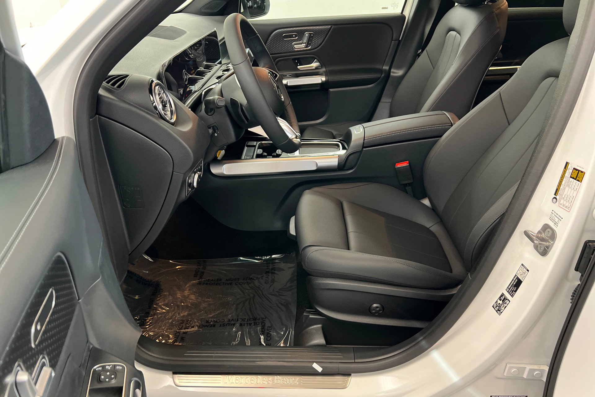 New 2026 Mercedes-Benz GLB 250 4MATIC image 17