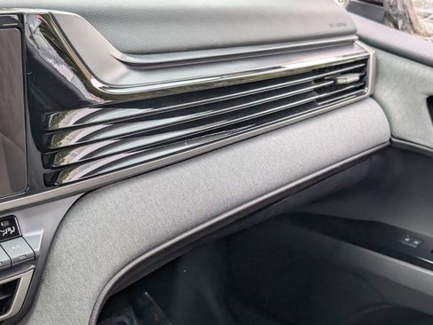 Used 2025 Toyota Camry LE w/ Convenience Package image 23