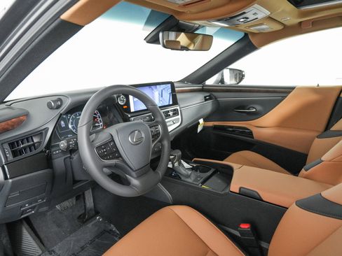 New 2025 Lexus ES 350 w/ Premium Package image 9