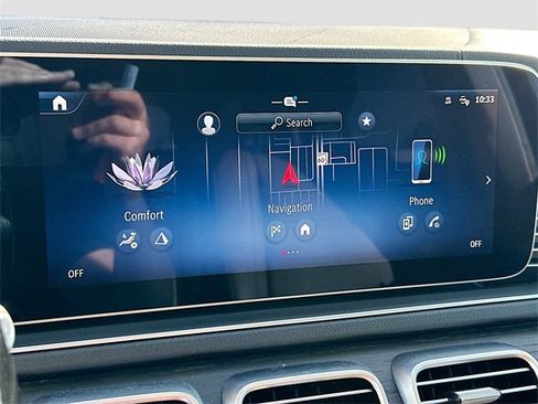 Used 2024 Mercedes-Benz GLS 580 4MATIC image 15